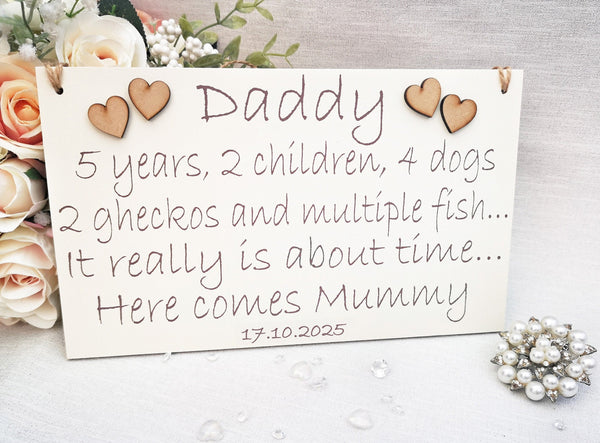 Daddy here comes Mummy sign, Here comes Mammy, Mommy, Funny Pageboy rustic wedding sign, Wedding decor, Wedding aisle sign